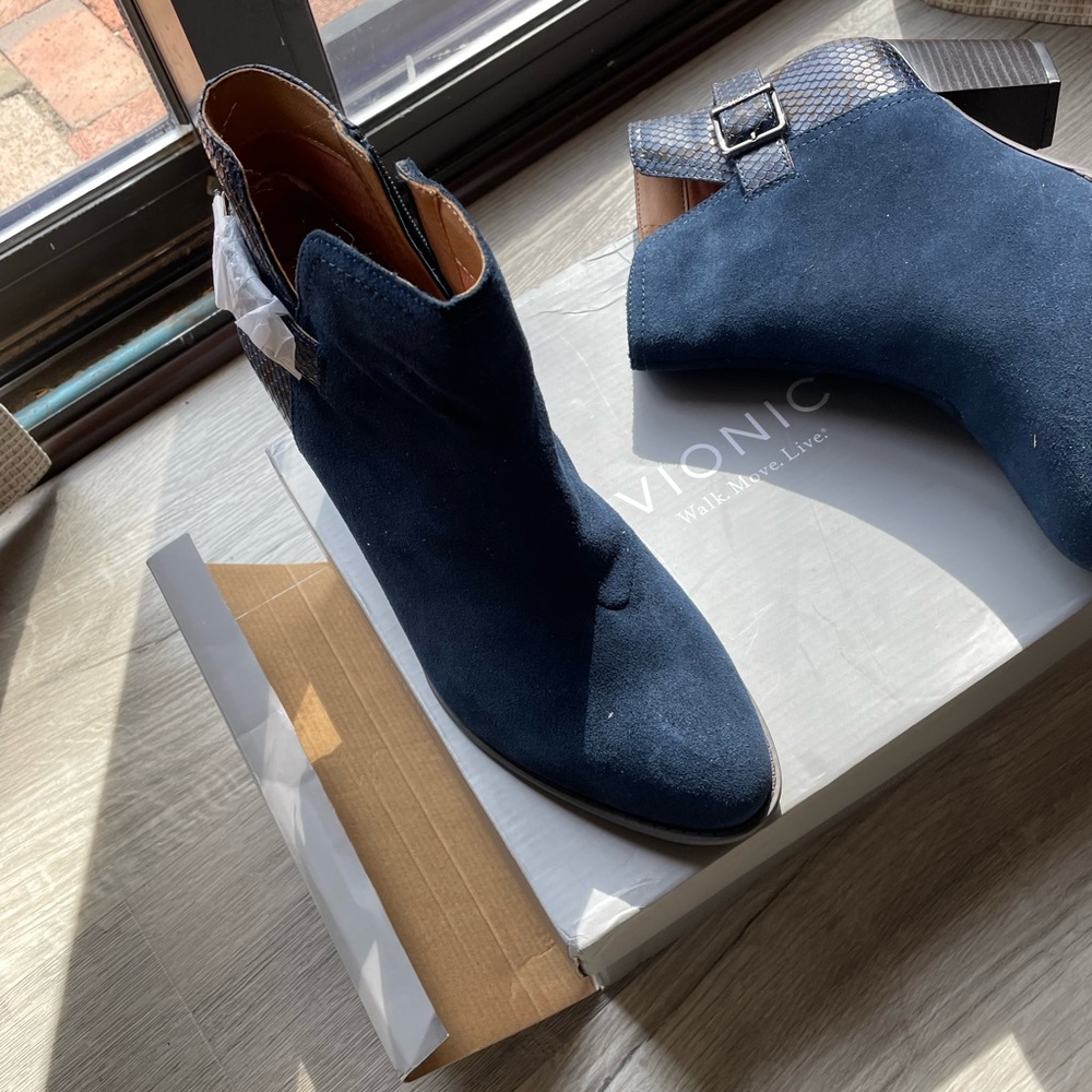 Never Worn Sharp Black Combat Boot - image 1